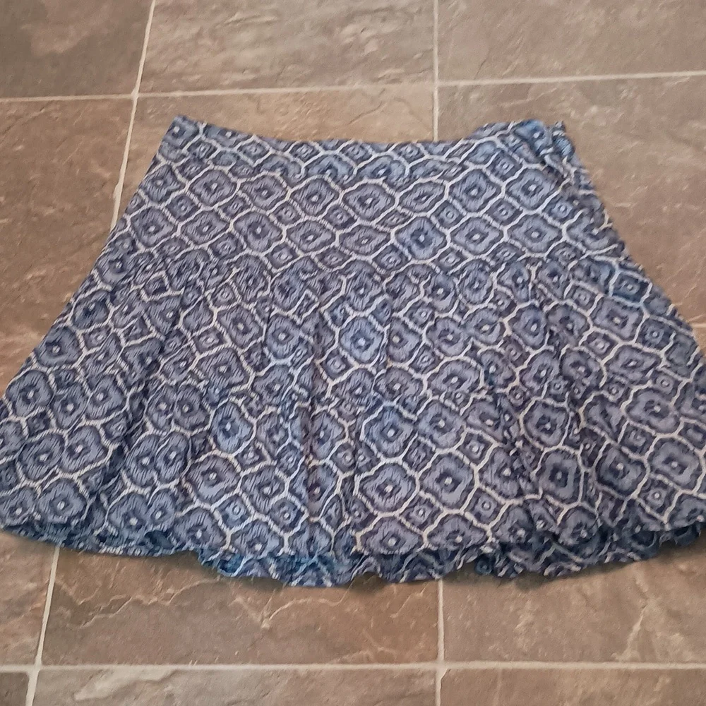 Loft Skirt - Picture 1 of 7
